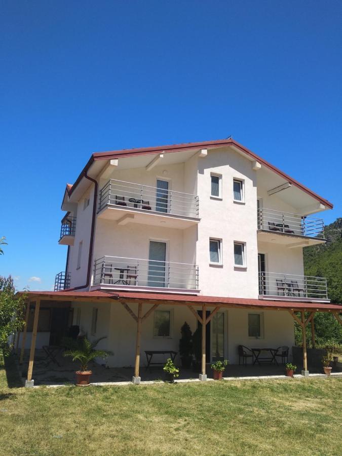 The Brothers Villa Hotel โอครีด ภายนอก รูปภาพ